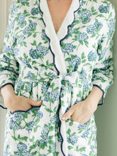 Load image into Gallery viewer, Hydrangea Fleece Lined Classic Robe
